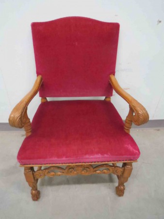 2133 - Kreslo dub barokni styl   -  3 300 kc